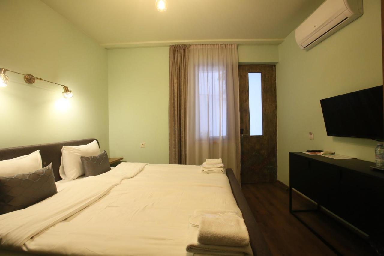 Boutique Kosher Hotel Tourfa Tbilisi Bagian luar foto