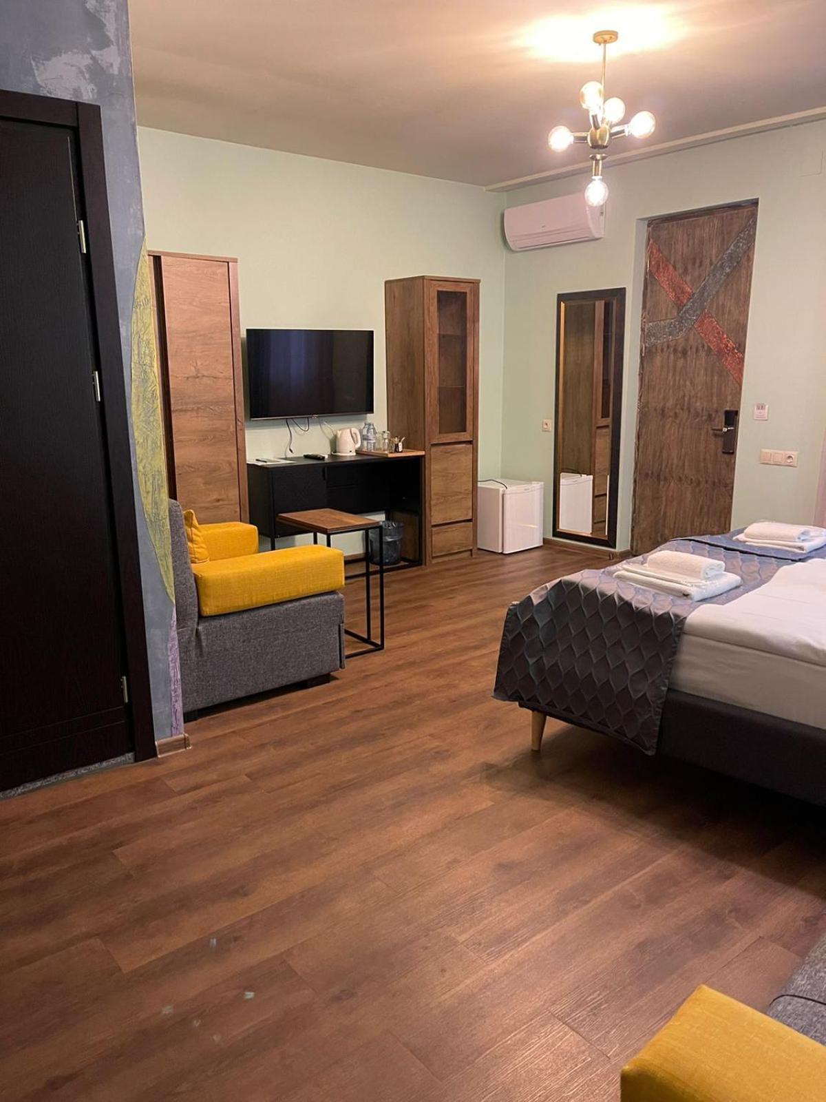 Boutique Kosher Hotel Tourfa Tbilisi Bagian luar foto